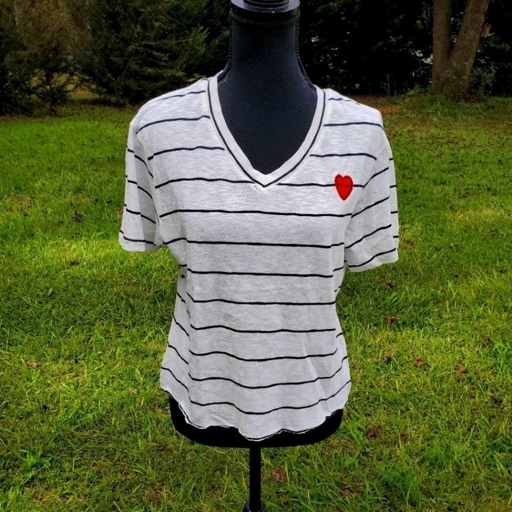 White with Black Stripes & Small ❤️ Detail Short Sleeve T-Shirt - NEW - S